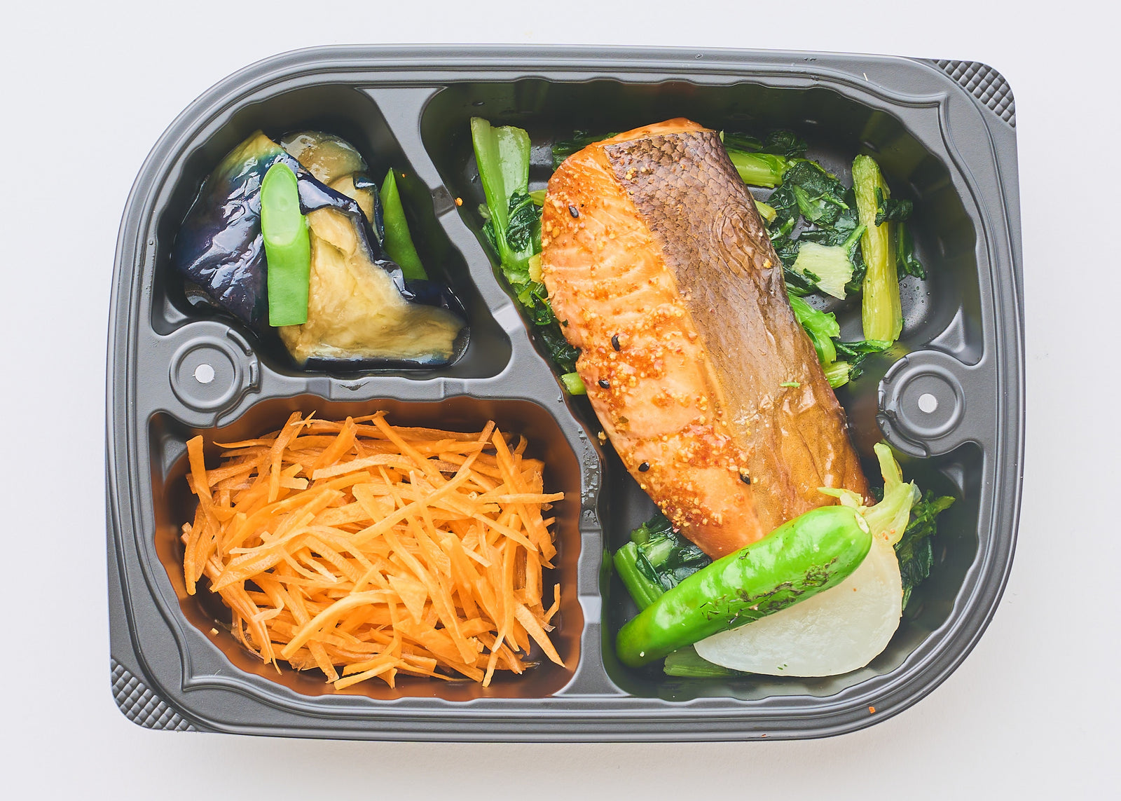 76：唐辛子と山椒が決め手の鮭七味焼 – Oisie Dining